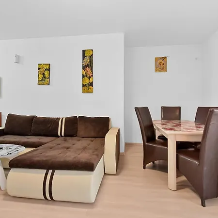 Lavi With Two Bedrooms *